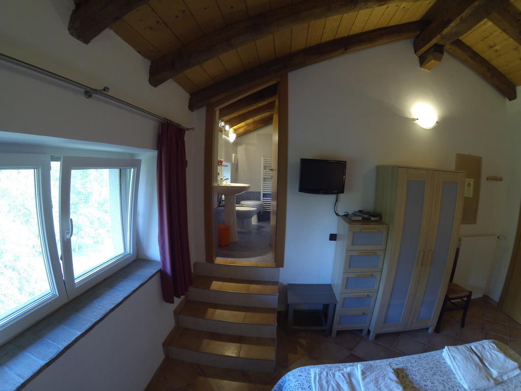 Al Campo Di Sotto Bed & Breakfast Buia Стая снимка