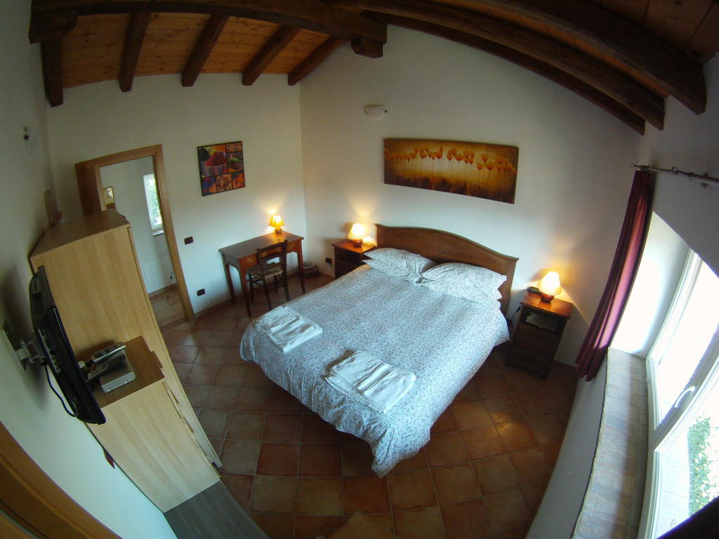 Al Campo Di Sotto Bed & Breakfast Buia Екстериор снимка